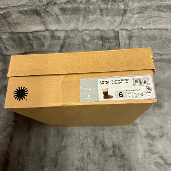 UGG Aya Boots - Brown - Size 6 - Brand New In Box - Waterproof - Picture 2 of 11
